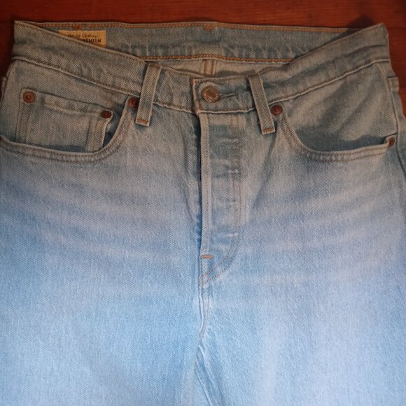 LEVI'S 501 original fit jeans in Wow Me Over 32" inseam (sz27) - Picture 6 of 16